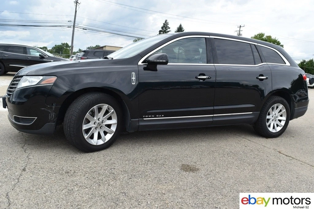 2017 Lincoln MKT - Image 8 of 21