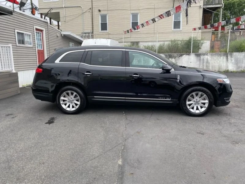 2017 Lincoln MKT - Image 3 of 12