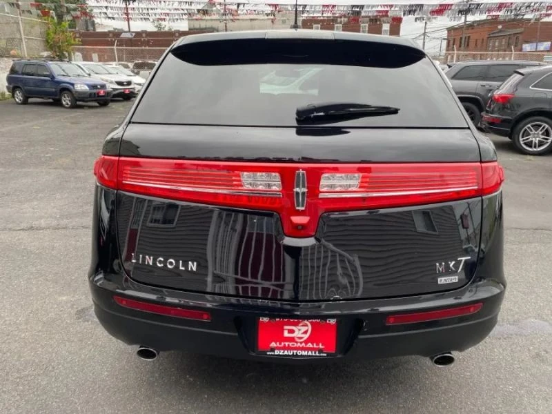 2017 Lincoln MKT - Image 4 of 12