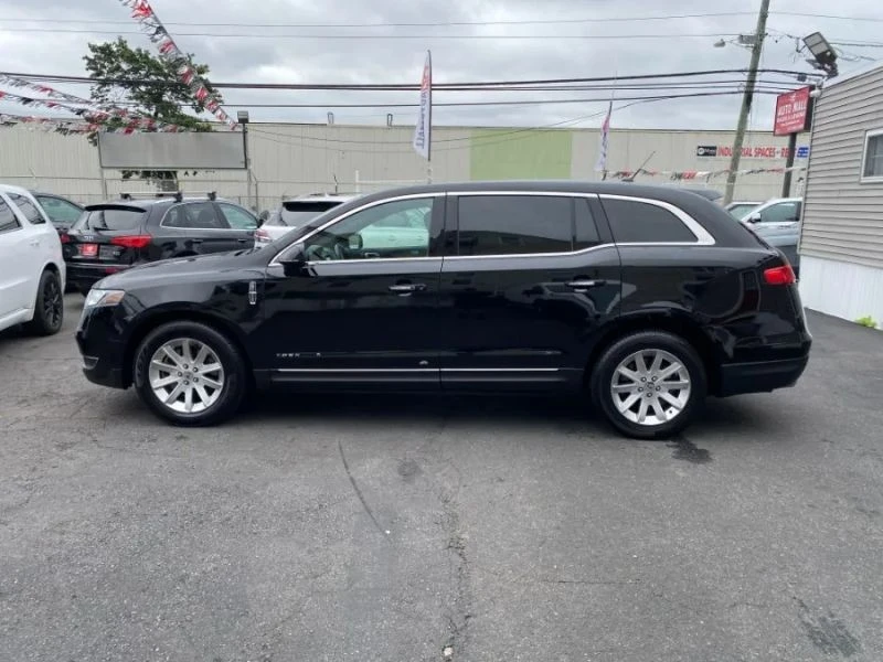 2017 Lincoln MKT - Image 5 of 12