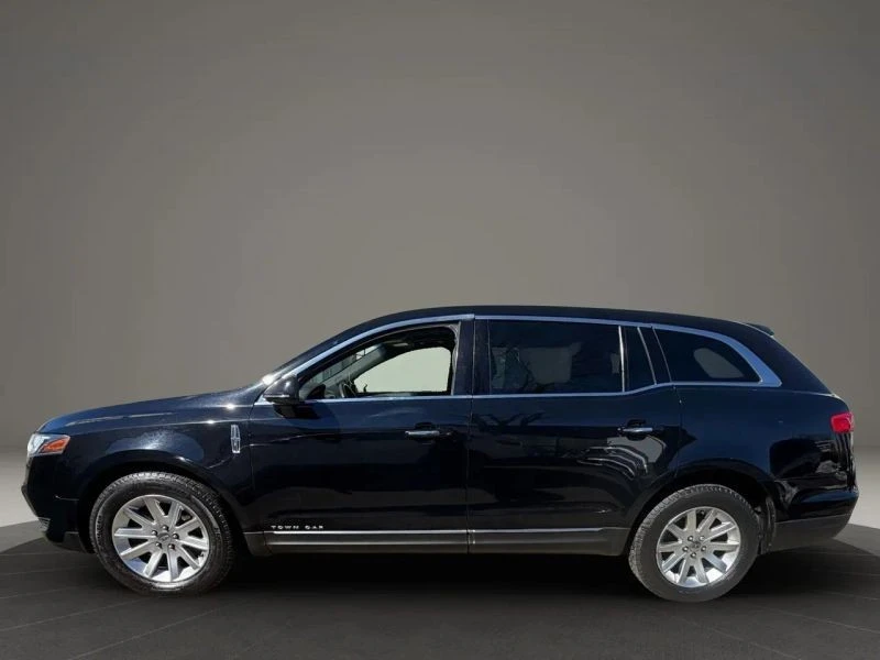 2017 Lincoln MKT - Image 8 of 12