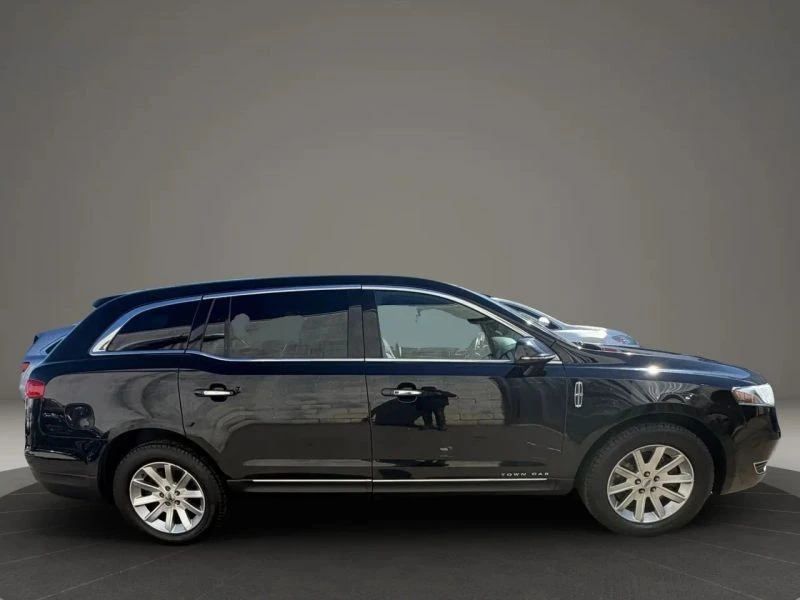 2017 Lincoln MKT - Image 4 of 12