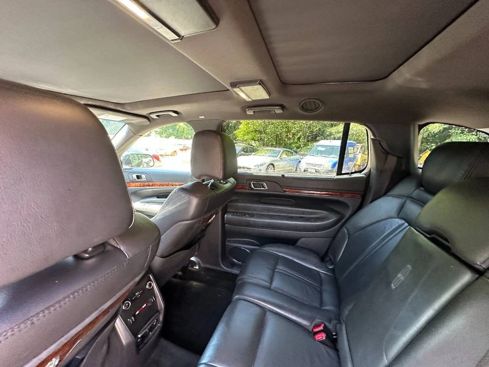 2017 Lincoln MKT - Image 18 of 21