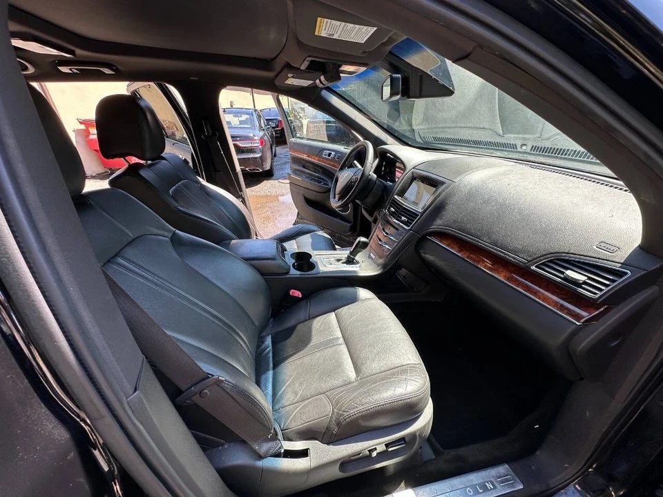 2017 Lincoln MKT - Image 19 of 21