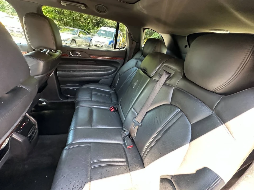 2017 Lincoln MKT - Image 17 of 21