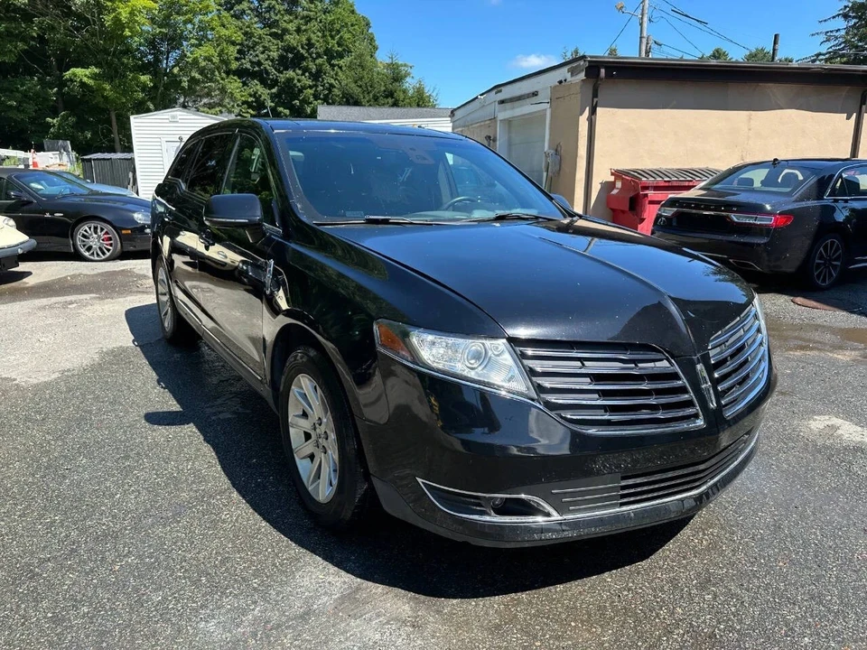 2017 Lincoln MKT - Image 3 of 21