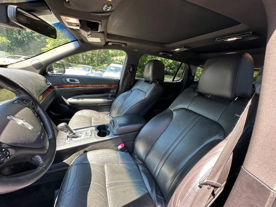 2017 Lincoln MKT - Image 15 of 21