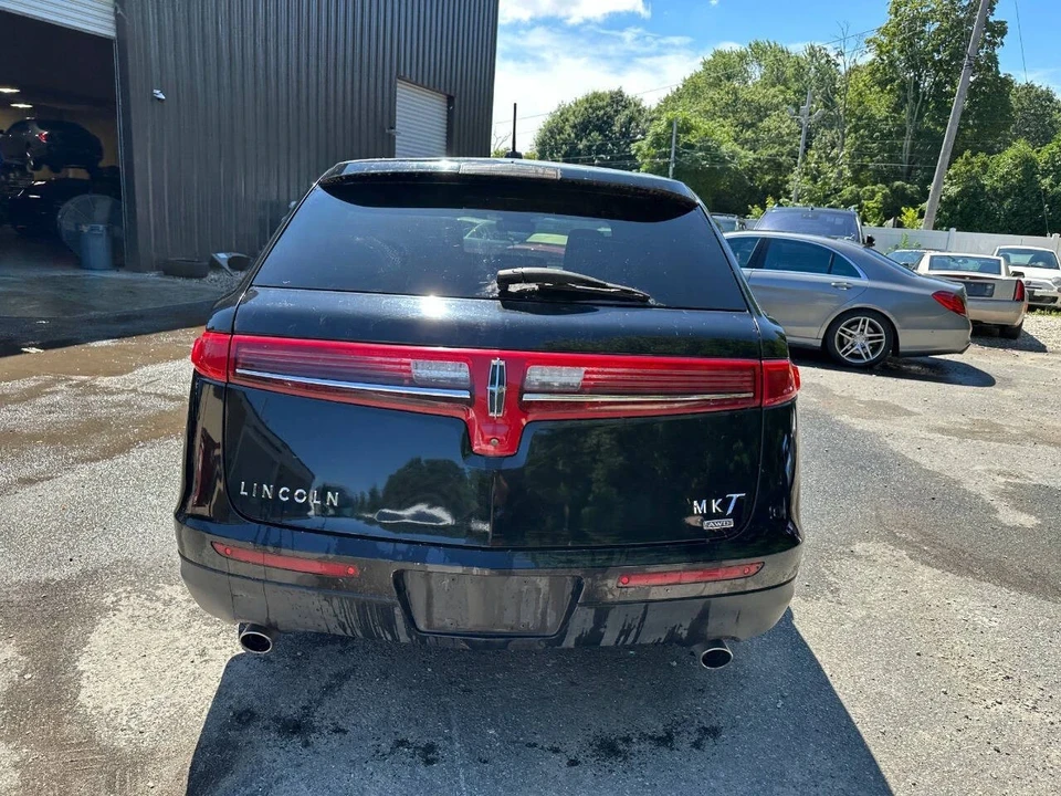 2017 Lincoln MKT - Image 6 of 21