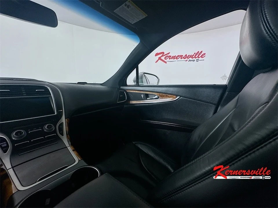 2017 Lincoln MKX - Image 11 of 21