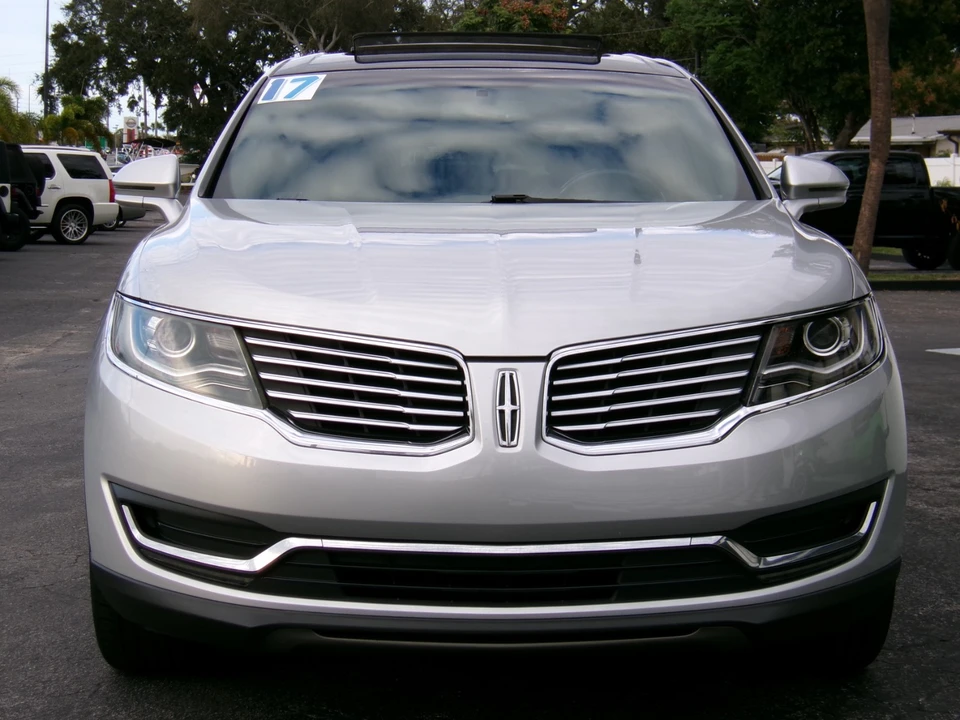 2017 Lincoln MKX - Image 2 of 21