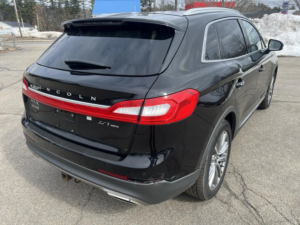 2017 Lincoln MKX - Image 9 of 12
