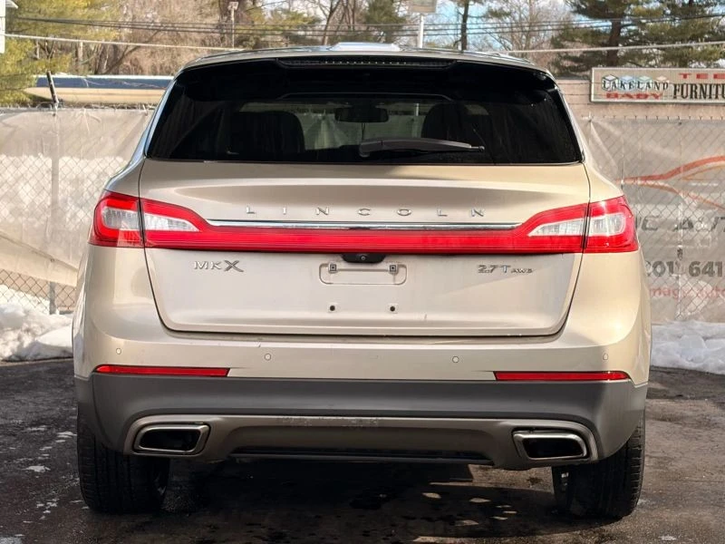 2017 Lincoln MKX - Image 10 of 12