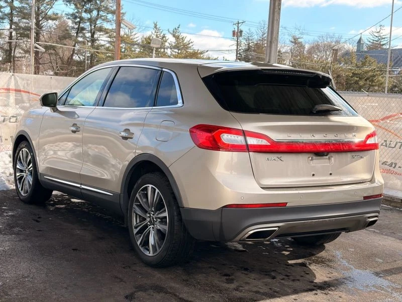 2017 Lincoln MKX - Image 9 of 12
