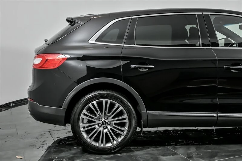 2017 Lincoln MKX - Image 11 of 21