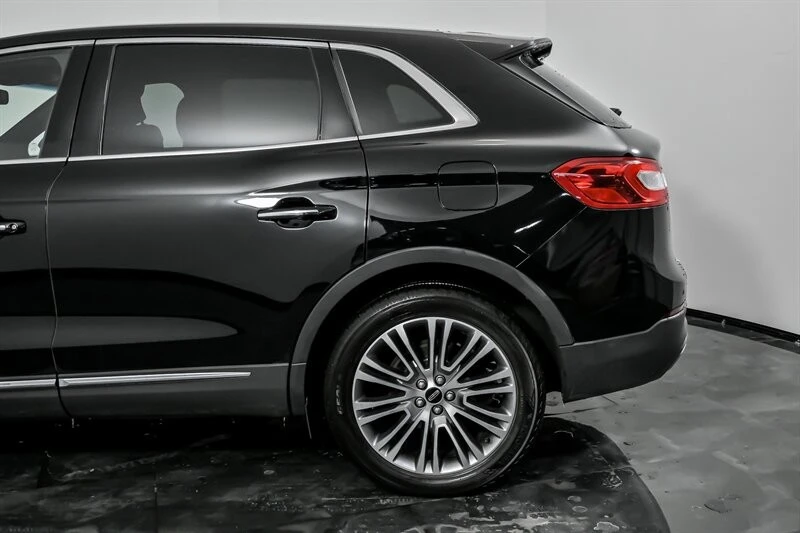 2017 Lincoln MKX - Image 8 of 21
