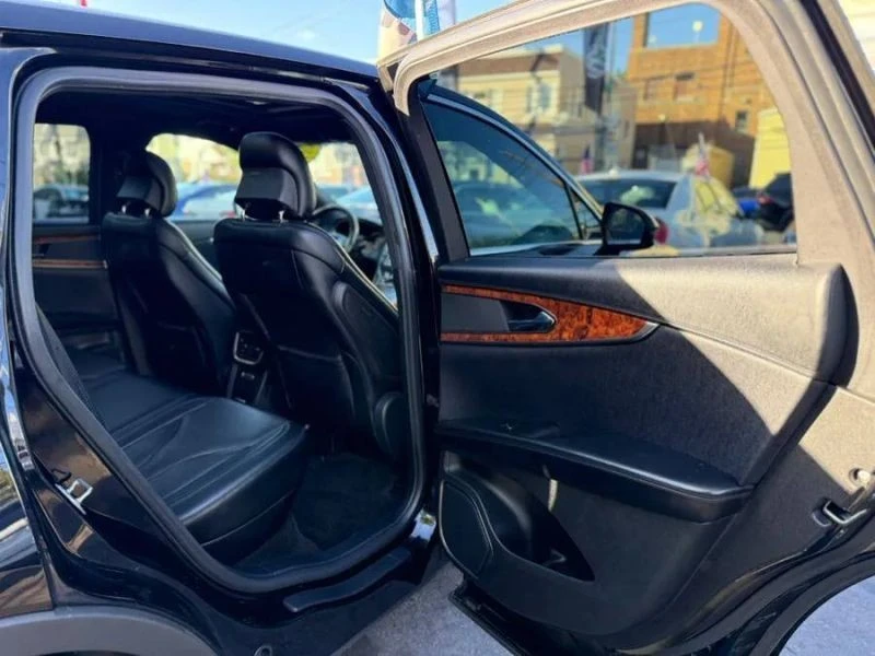 2017 Lincoln MKX - Image 10 of 12