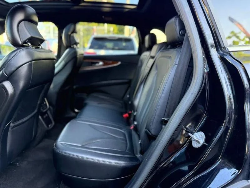 2017 Lincoln MKX - Image 9 of 12