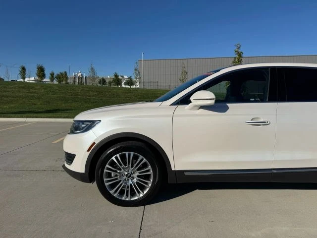 2017 Lincoln MKX - Image 2 of 21