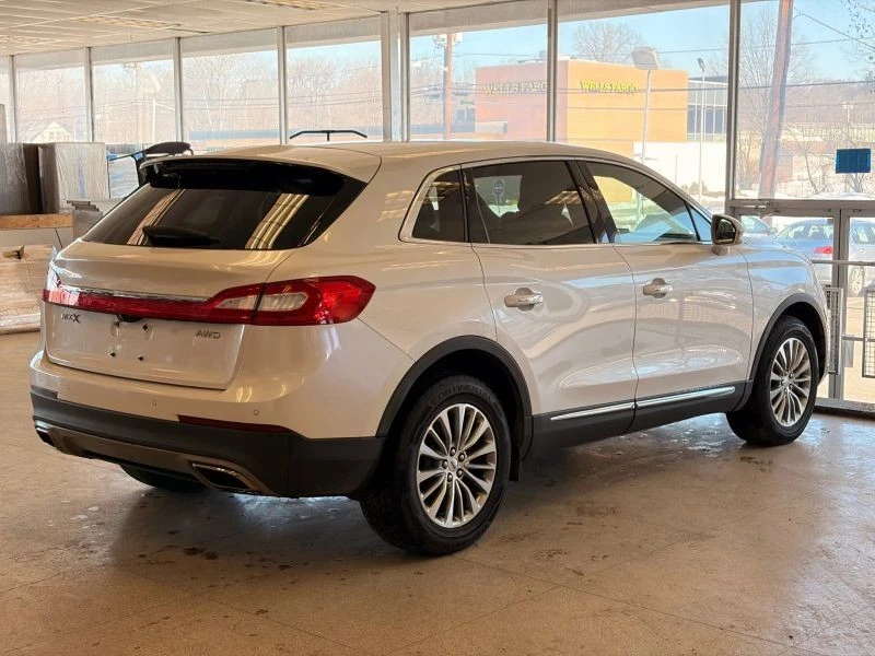2017 Lincoln MKX - Image 7 of 12