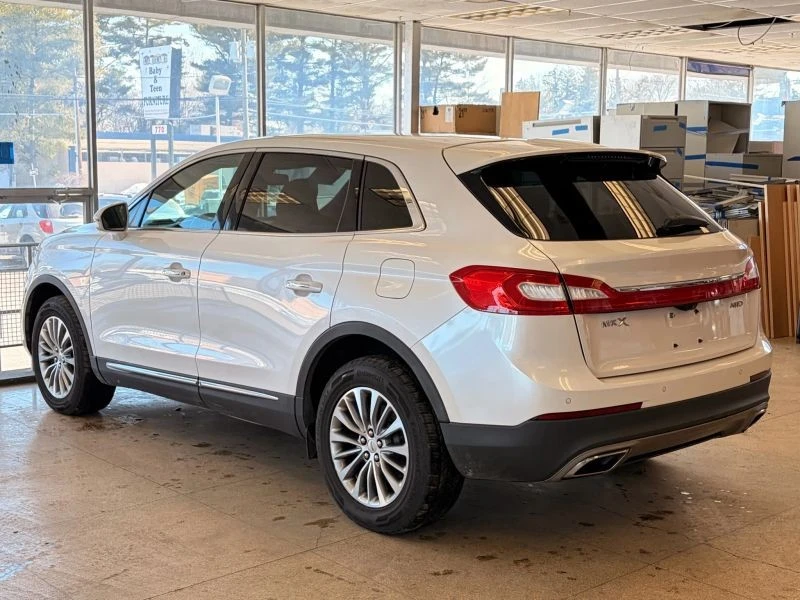 2017 Lincoln MKX - Image 9 of 12
