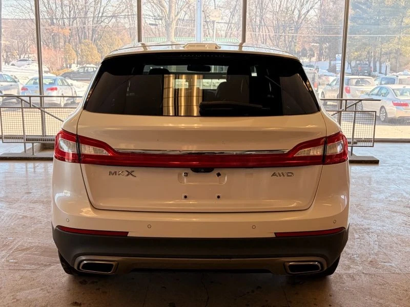 2017 Lincoln MKX - Image 8 of 12