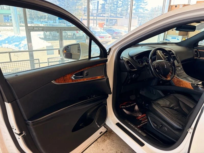 2017 Lincoln MKX - Image 10 of 12