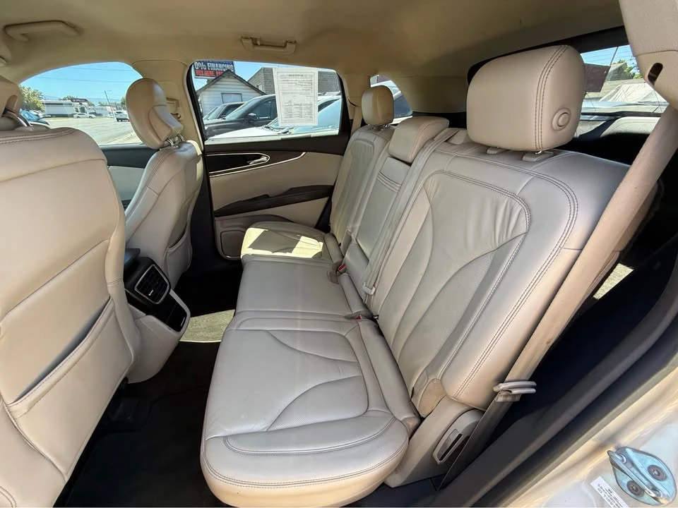 2017 Lincoln MKX - Image 6 of 10