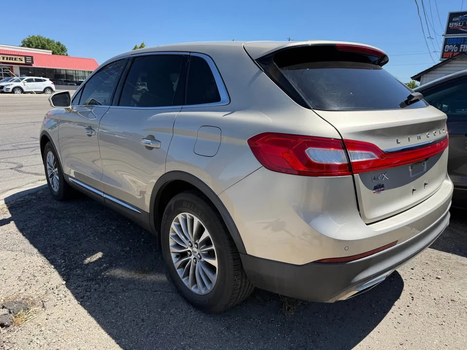 2017 Lincoln MKX - Image 4 of 10