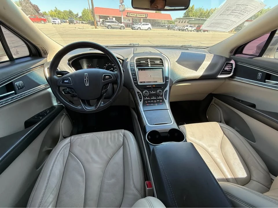 2017 Lincoln MKX - Image 8 of 10