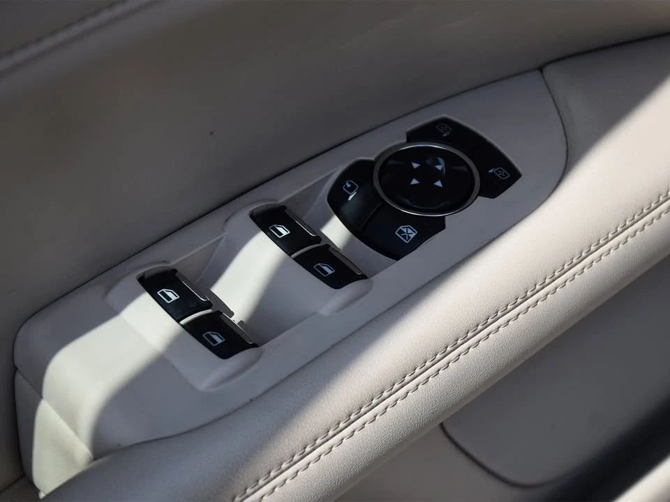 2017 Lincoln MKZ - Image 7 of 20