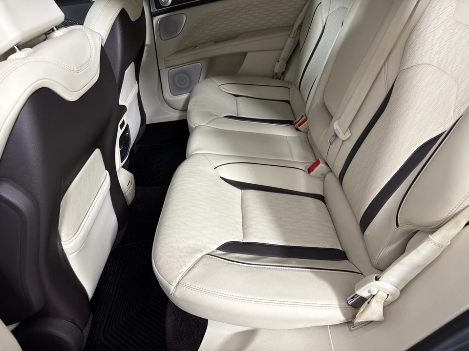 2017 Lincoln MKZ - Image 19 of 21