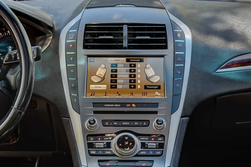 2017 Lincoln MKZ - Image 11 of 21