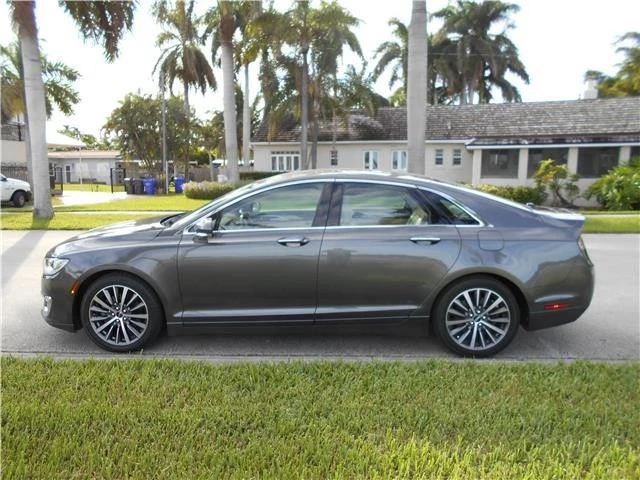 2017 Lincoln MKZ - Image 8 of 12