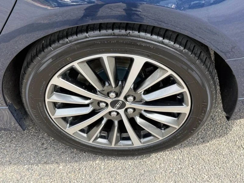 2017 Lincoln MKZ - Image 11 of 12
