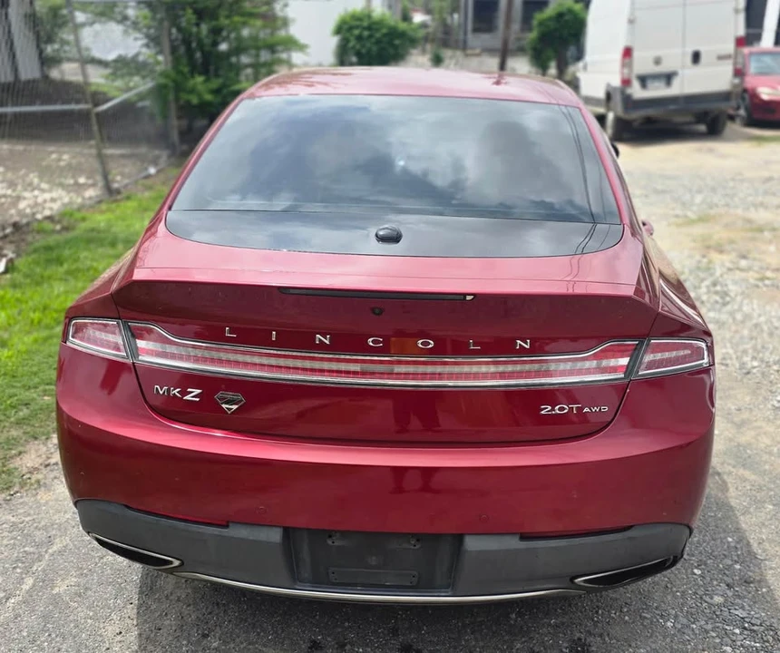 2017 Lincoln MKZ - Image 10 of 16
