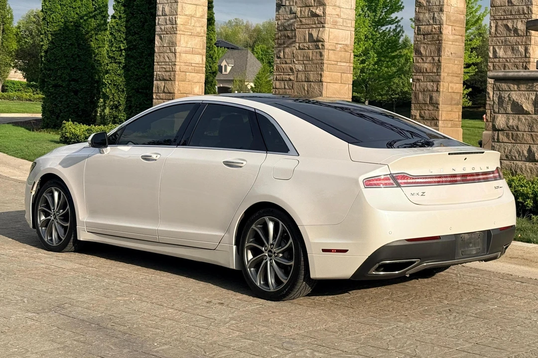 2017 Lincoln MKZ - Image 4 of 31