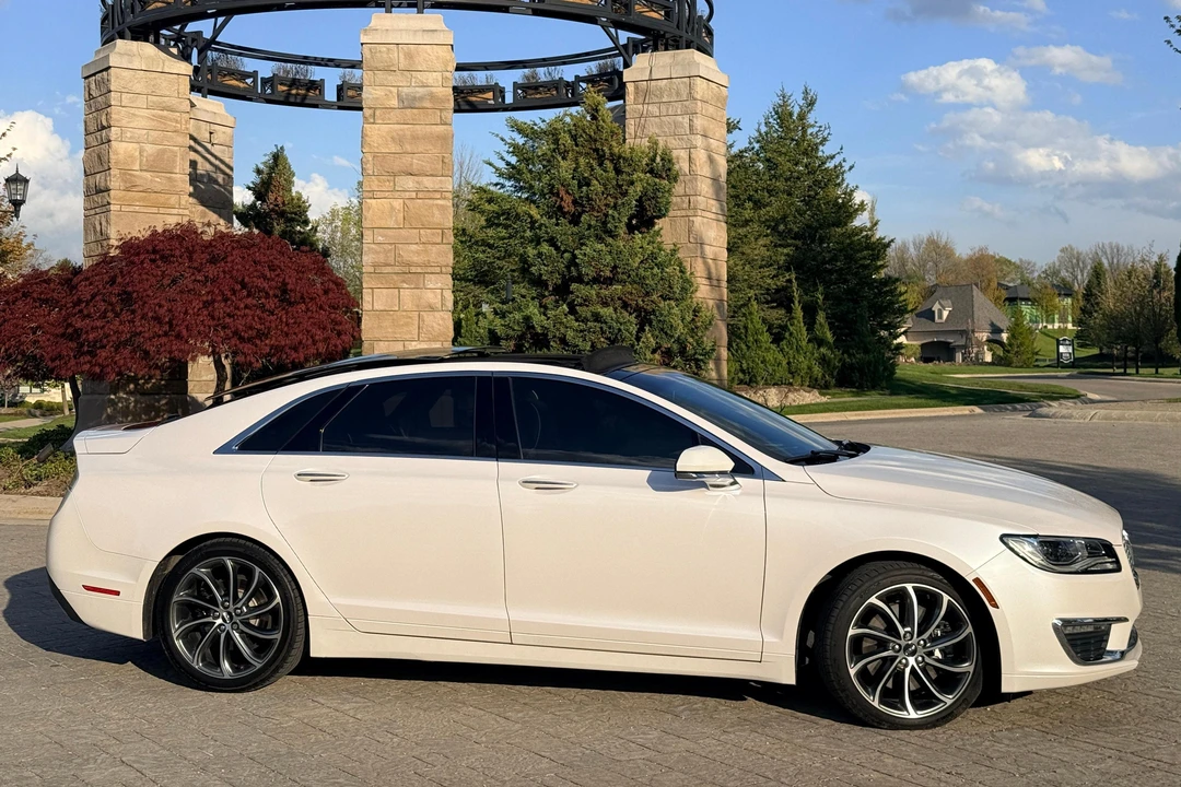 2017 Lincoln MKZ - Image 3 of 31