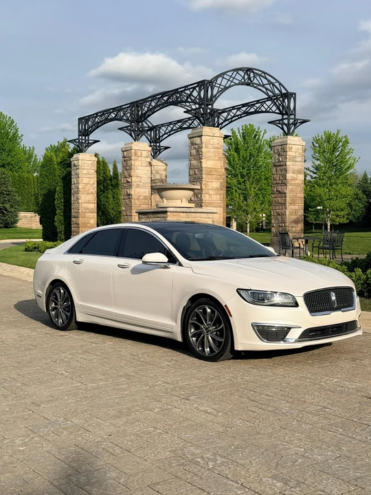 2017 Lincoln MKZ - Image 25 of 31