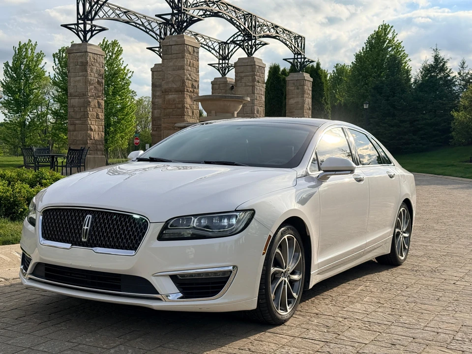 2017 Lincoln MKZ - Image 8 of 31