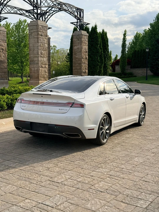 2017 Lincoln MKZ - Image 19 of 31