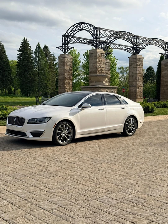 2017 Lincoln MKZ - Image 10 of 31