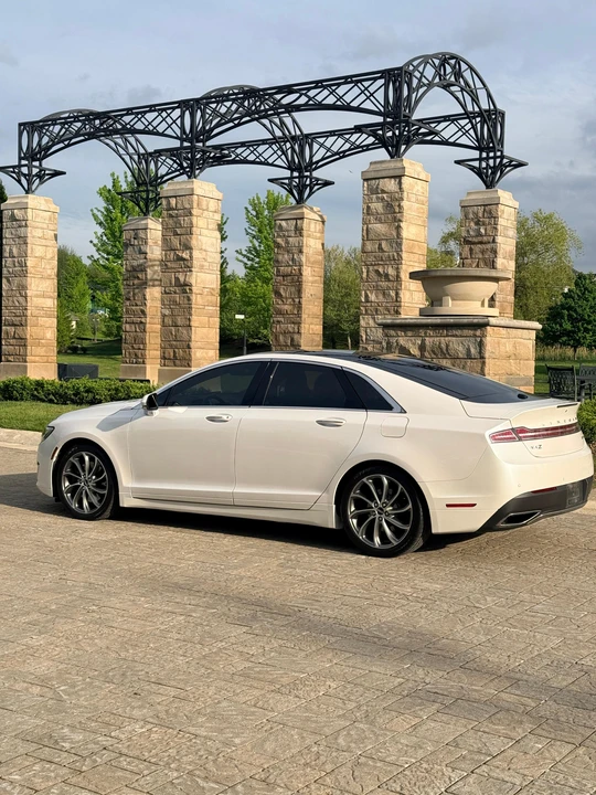 2017 Lincoln MKZ - Image 13 of 31
