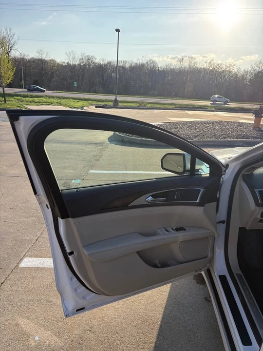 2017 Lincoln MKZ - Image 7 of 12