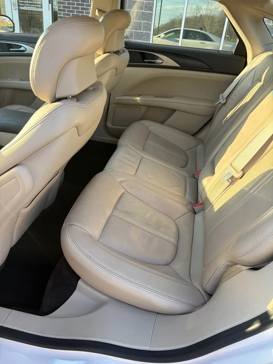 2017 Lincoln MKZ - Image 6 of 12