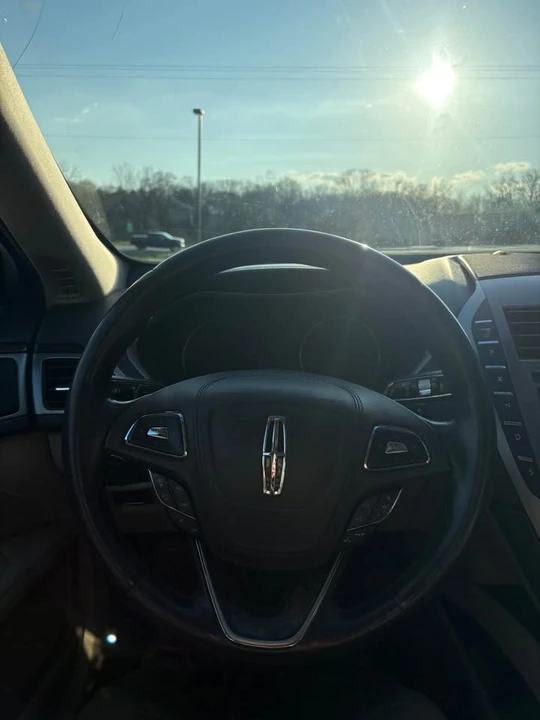 2017 Lincoln MKZ - Image 9 of 12