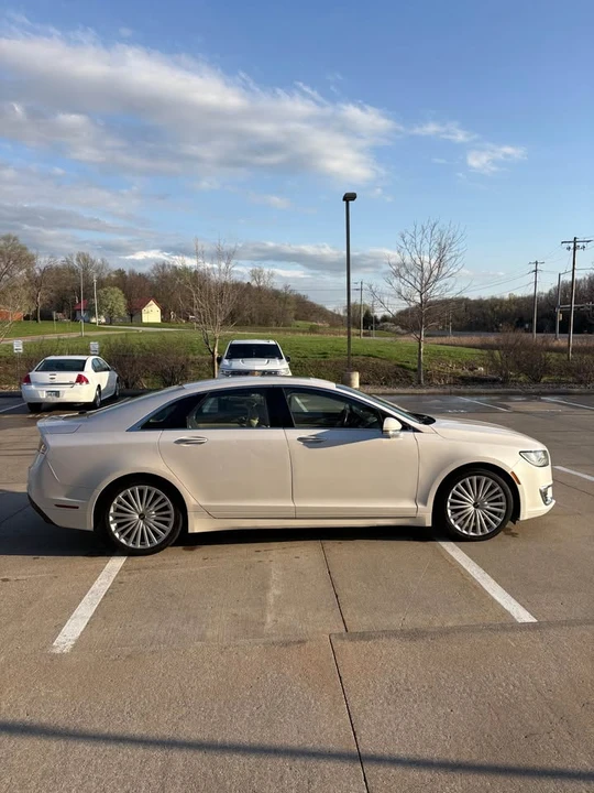2017 Lincoln MKZ - Image 3 of 12