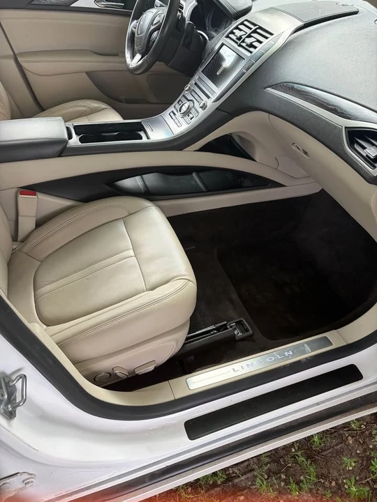 2017 Lincoln MKZ - Image 9 of 12