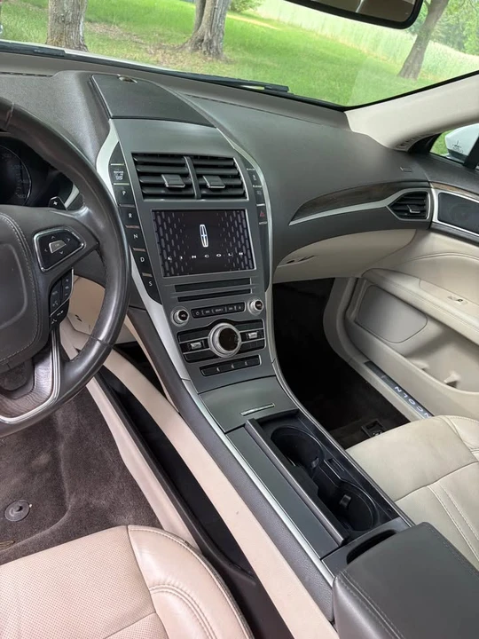 2017 Lincoln MKZ - Image 10 of 12