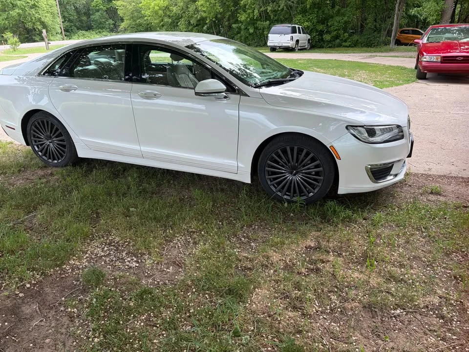 2017 Lincoln MKZ - Image 4 of 12
