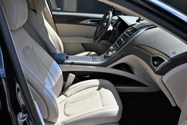 2017 Lincoln MKZ - Image 19 of 21